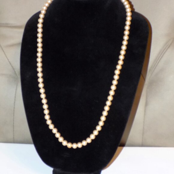 Vintage Crown Trifari Hand-Knotted Faux Cream Pearl Bead Necklace, Signed Clasp - Picture 2 of 7